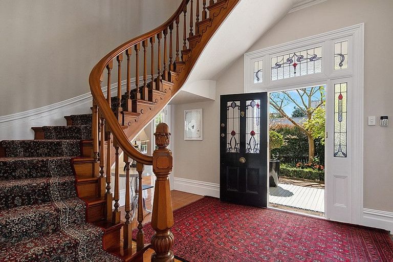 Photo of property in 52 Hinemoa Street, Birkenhead, Auckland, 0626