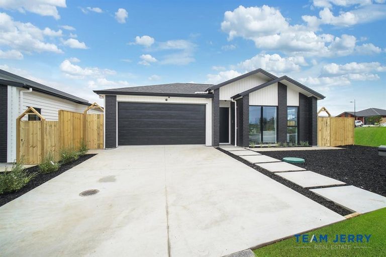 Photo of property in 99 Mutetai Road, Clarks Beach, 2122