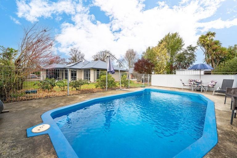 Photo of property in 65 Main North Road, Geraldine, 7930