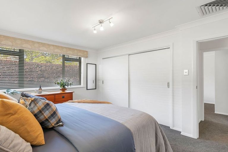 Photo of property in 12 Dowling Grove, Silverstream, Upper Hutt, 5019