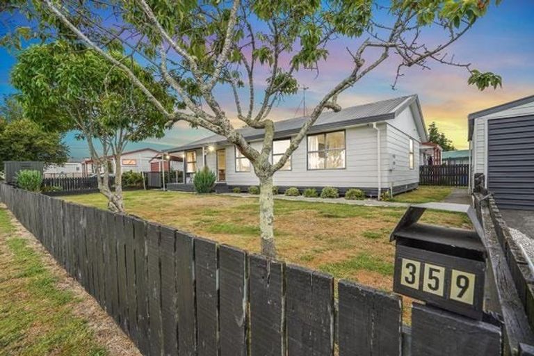 Photo of property in 359 Kahikatea Drive, Dinsdale, Hamilton, 3204