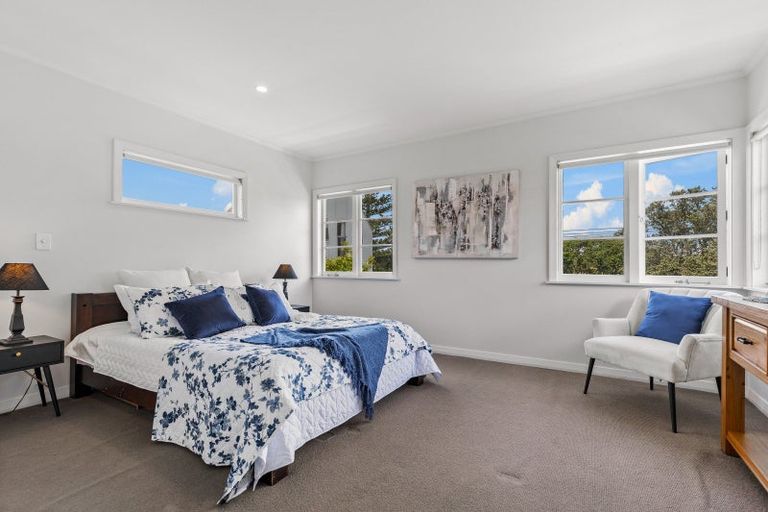 Photo of property in 28 Hanlon Crescent, Narrow Neck, Auckland, 0624