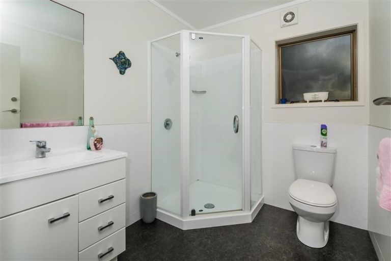 Photo of property in 859 Beach Road, Waiake, Auckland, 0630
