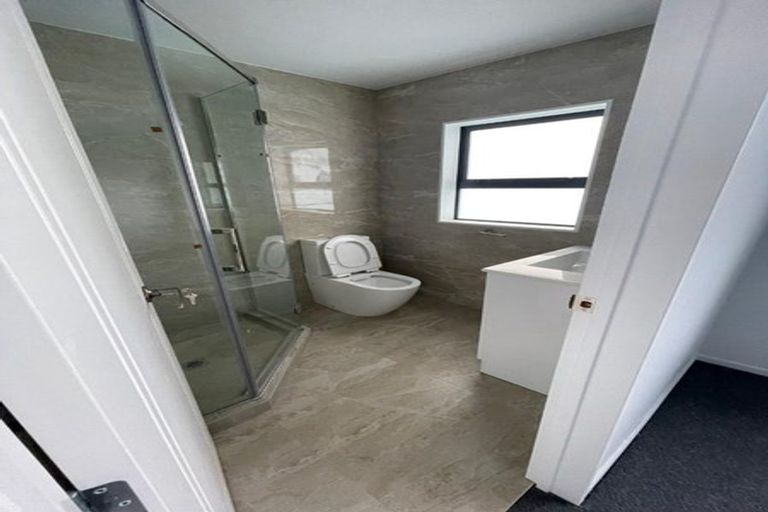 Photo of property in 262a Sturges Road, Henderson, Auckland, 0612