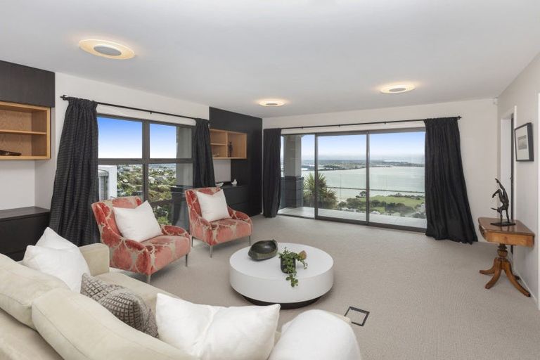 Photo of property in 5 Ophir Lane, Redcliffs, Christchurch, 8081