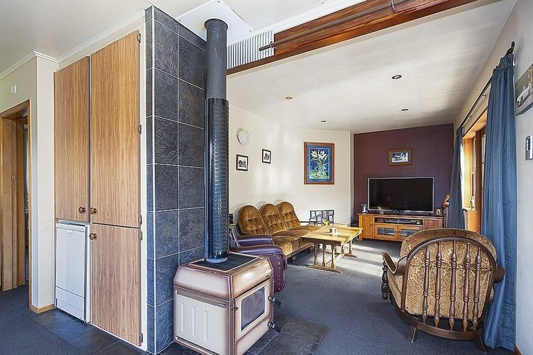 Photo of property in 9 Charles Street, East Gore, Gore, 9710