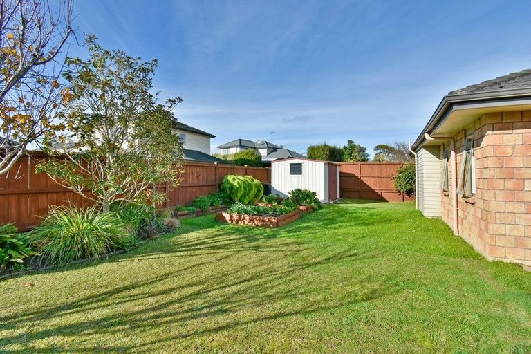 Photo of property in 217 Carnoustie Drive, Wattle Downs, Auckland, 2103