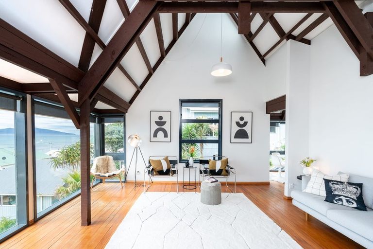 Photo of property in 62 The Parade, Paekakariki, 5034