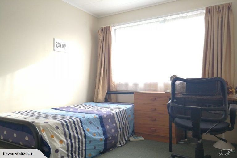 Photo of property in 58 Allington Road, Karori, Wellington, 6012