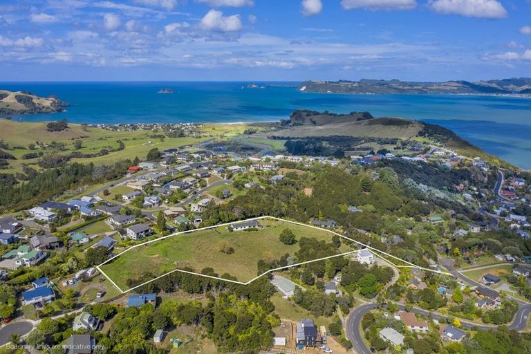 Photo of property in 2a Pohutukawa Grove, Whitianga, 3510