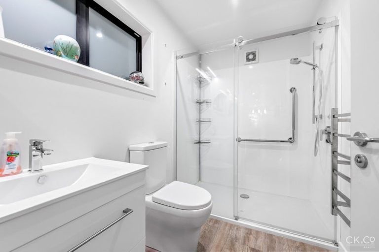 Photo of property in 12 Roman Close, Silverstream, Upper Hutt, 5019