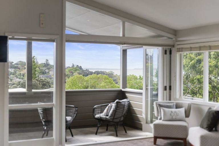 Photo of property in 104 Mellons Bay Road, Mellons Bay, Auckland, 2014