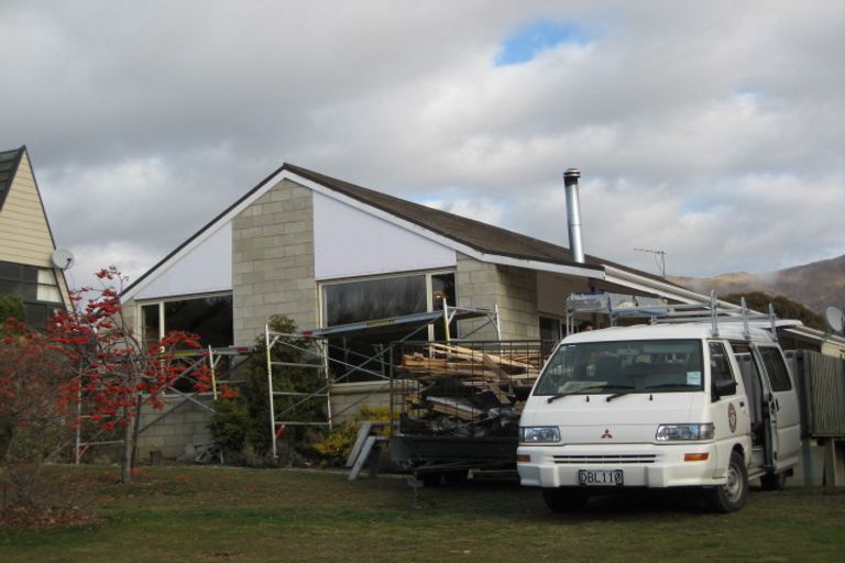 Photo of property in 33 Hunter Crescent, Wanaka, 9305