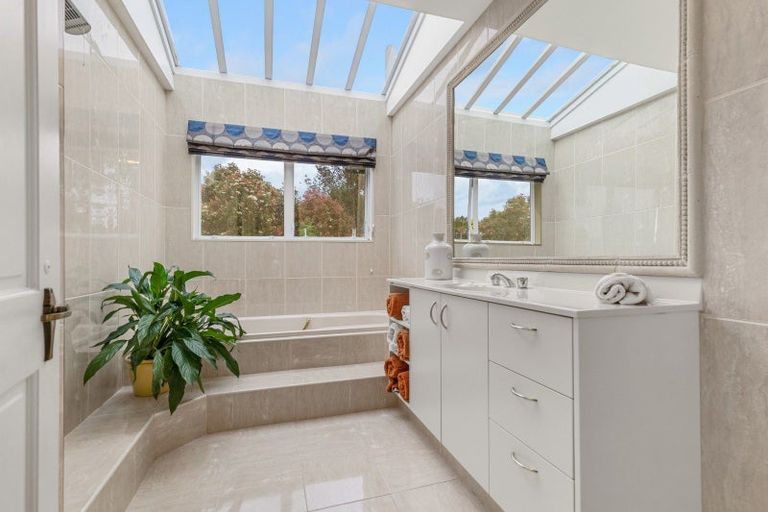 Photo of property in 58 Highbury Drive, Levin, 5510