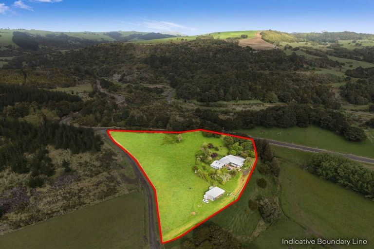 Photo of property in 124 Opouteke Road, Kaihu, 0379