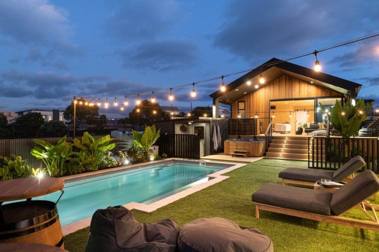 Photo of property in 1013 Papamoa Beach Road, Papamoa Beach, Papamoa, 3118