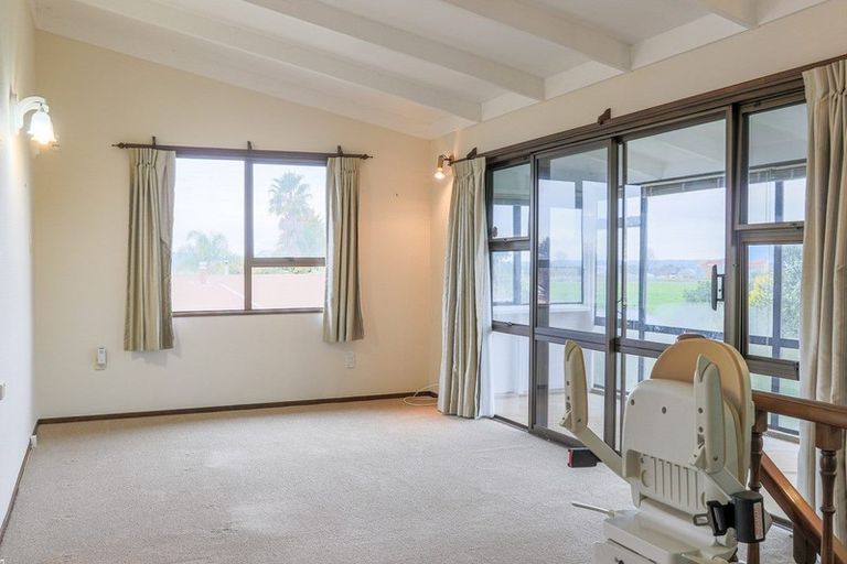 Photo of property in 18 Tawhara Place, Edgecumbe, 3120