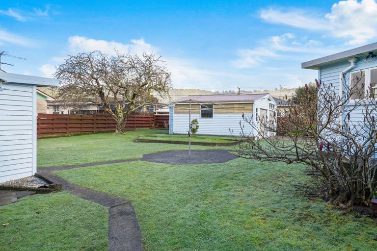 Photo of property in 4 Milton Street, Stokes Valley, Lower Hutt, 5019
