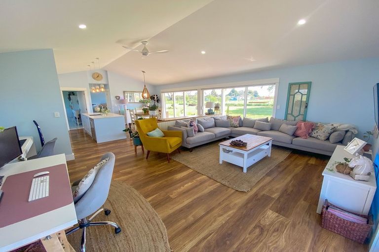 Photo of property in 35 Sears Road, Meeanee, Napier, 4183