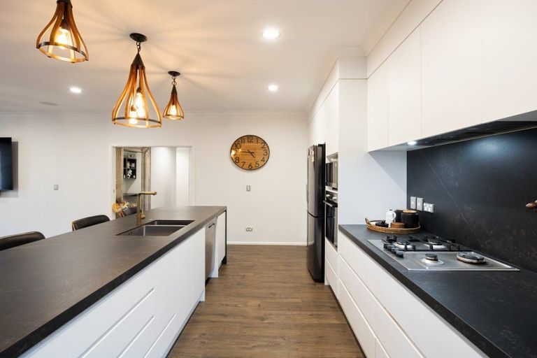 Photo of property in 15 Miharo Crescent, Flagstaff, Hamilton, 3210