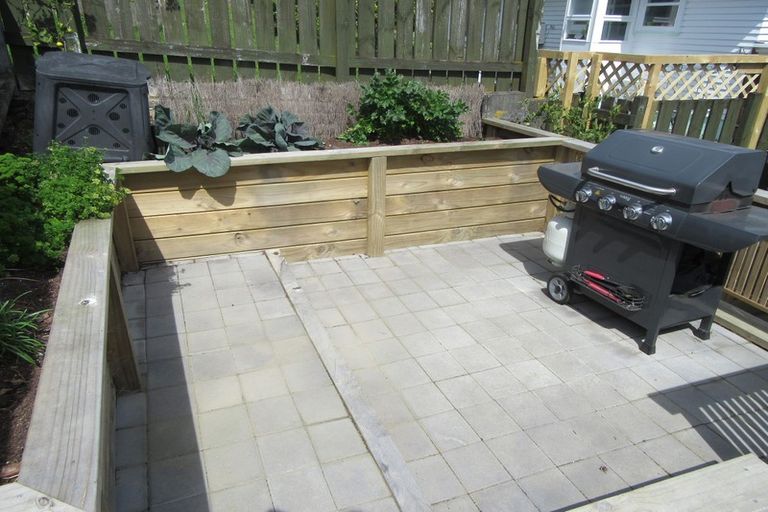 Photo of property in 91 Taylor Terrace, Tawa, Wellington, 5028