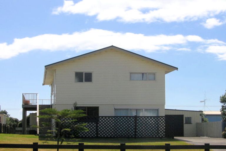 Photo of property in 281 Seaforth Road, Waihi Beach, 3611