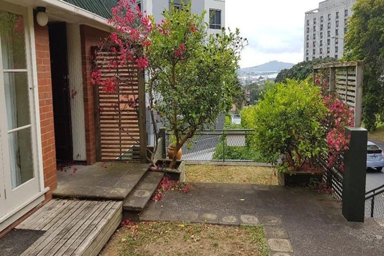 Photo of property in 1/129 Grafton Road, Grafton, Auckland, 1010