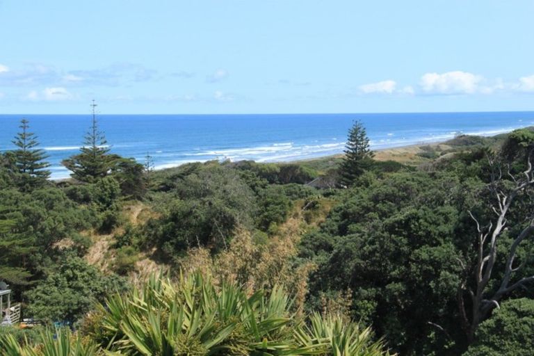 Photo of property in 25 Domain Crescent, Muriwai, Waimauku, 0881