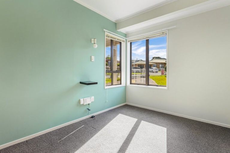Photo of property in 4 Marlin Street, West Harbour, Auckland, 0618