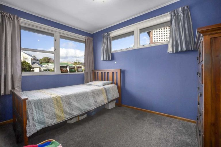 Photo of property in 31 Beazley Avenue, Paparangi, Wellington, 6037