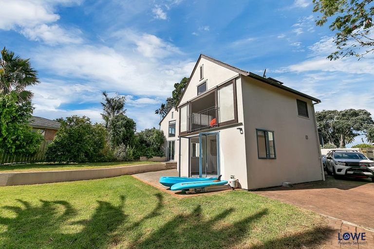 Photo of property in 480a Beach Road, Murrays Bay, Auckland, 0630