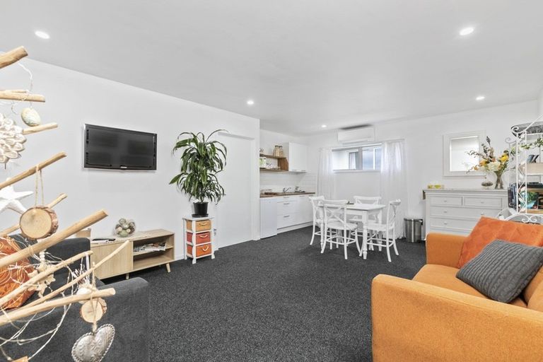 Photo of property in 27 Bayvista Close, Welcome Bay, Tauranga, 3112