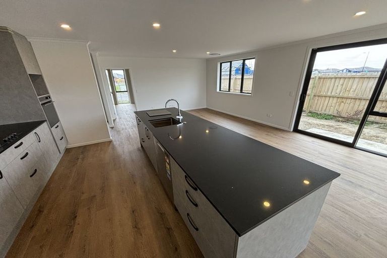 Photo of property in 16 Songpa Street, Halswell, Christchurch, 8025