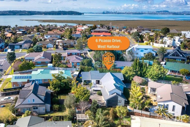 Photo of property in 6 Picasso Drive, West Harbour, Auckland, 0618