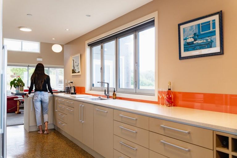 Photo of property in 14 Highgrove, Saint Clair, Dunedin, 9012