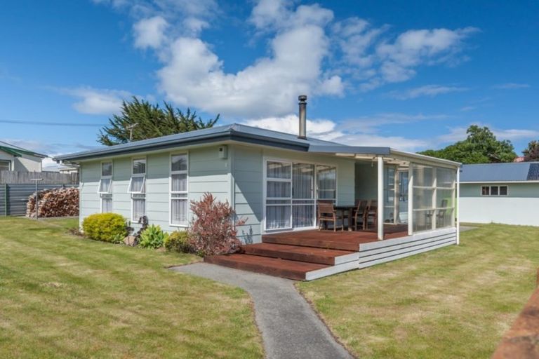 Photo of property in 12 Barling Street, Himatangi Beach, Foxton, 4891