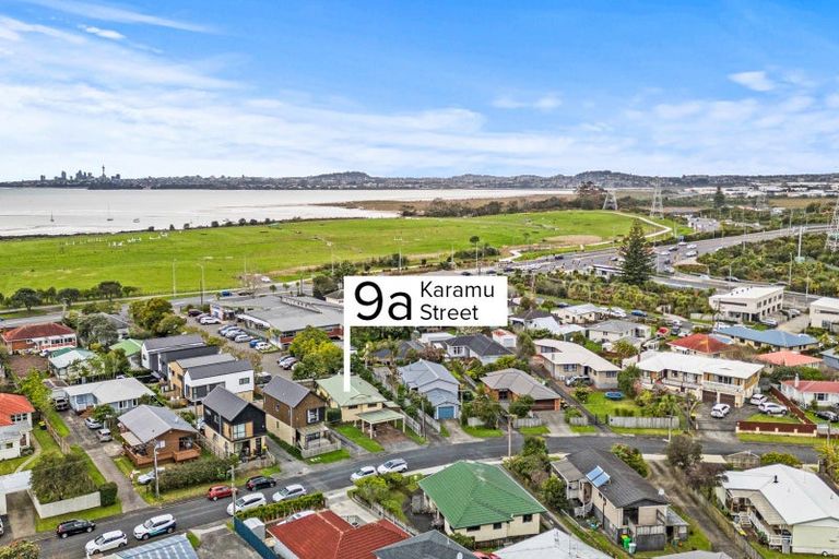 Photo of property in 9a Karamu Street, Te Atatu Peninsula, Auckland, 0610