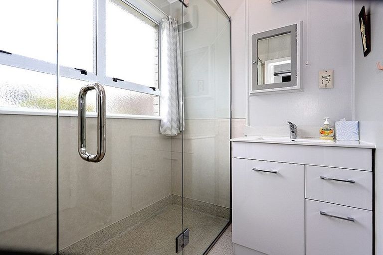 Photo of property in 2/138 Welcome Bay Road, Welcome Bay, Tauranga, 3112