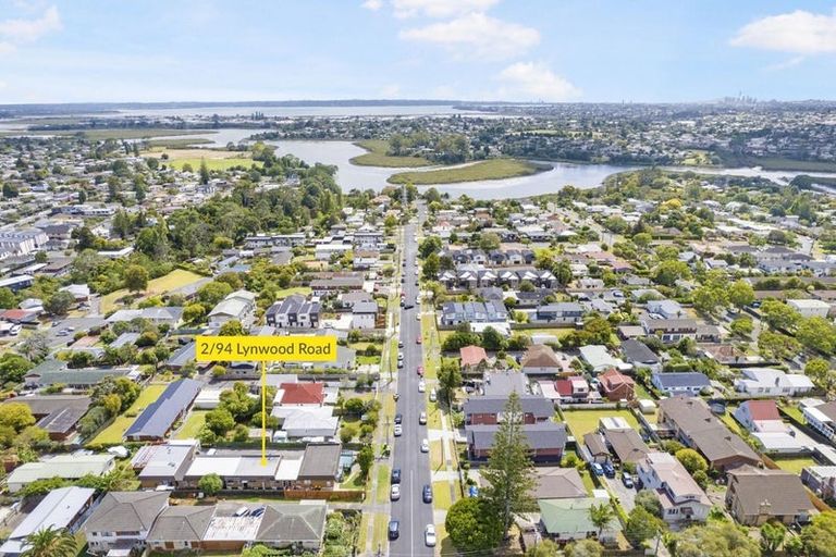 Photo of property in 2/94 Lynwood Road, New Lynn, Auckland, 0600