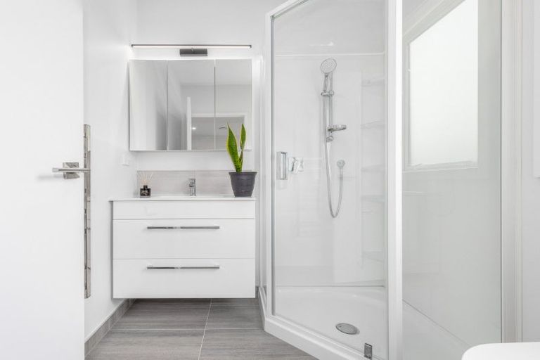 Photo of property in 44 Karearea Avenue, Kenepuru, Porirua, 5022