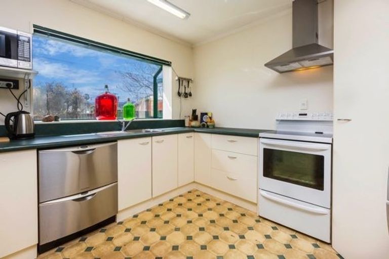 Photo of property in 20a Oxford Crescent, Ebdentown, Upper Hutt, 5018