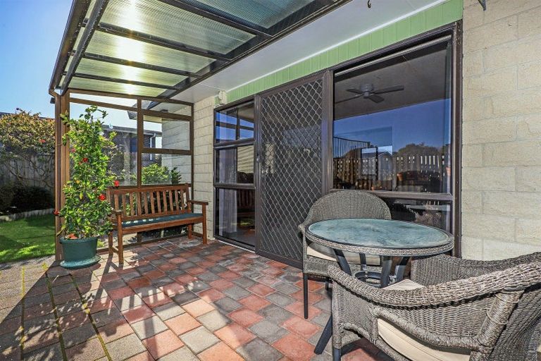 Photo of property in 4/52 Avondale Road, Taradale, Napier, 4112