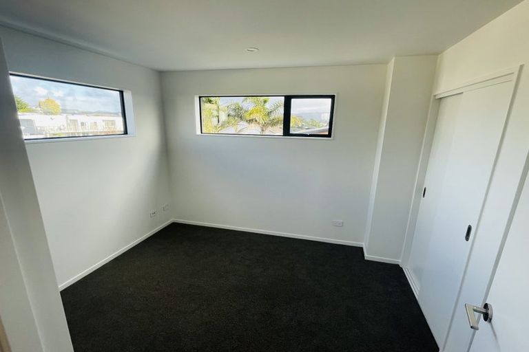 Photo of property in 250a Great North Road, Henderson, Auckland, 0612