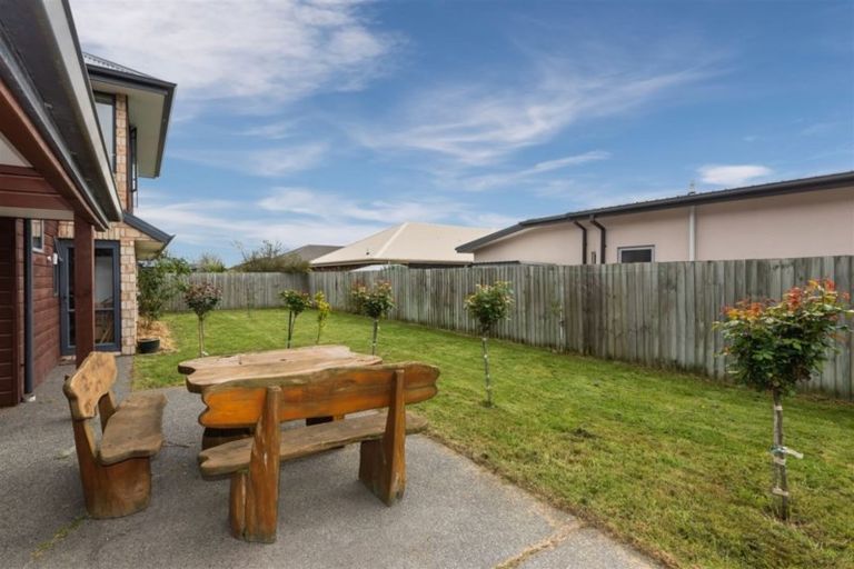 Photo of property in 8 Cunneen Place, Aidanfield, Christchurch, 8025