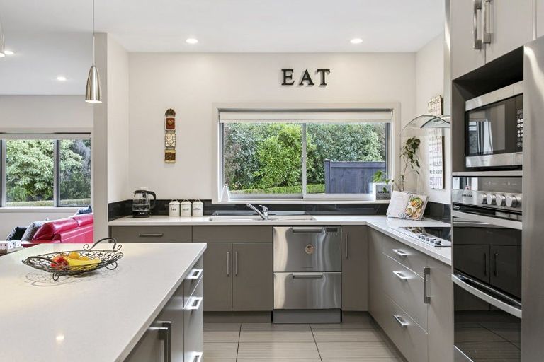Photo of property in 72 Dalmore Way, Acacia Bay, Taupo, 3385
