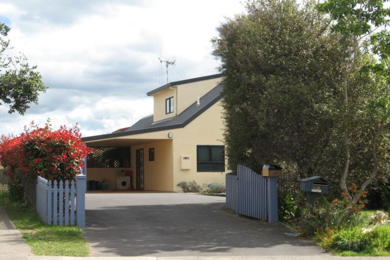 Photo of property in 14 Portland Street, Welcome Bay, Tauranga, 3112