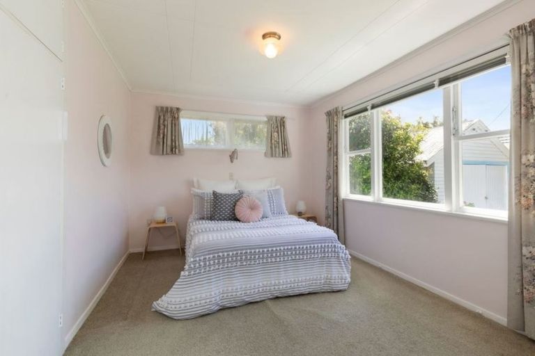 Photo of property in 165 Riverside Drive, Waiwhetu, Lower Hutt, 5010