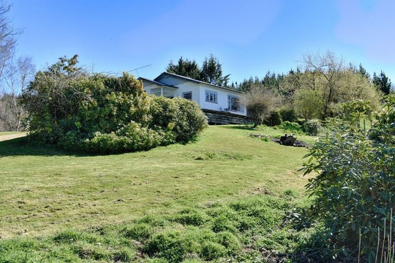 Photo of property in 53 Piano Flat Road, Waikaia, 9778