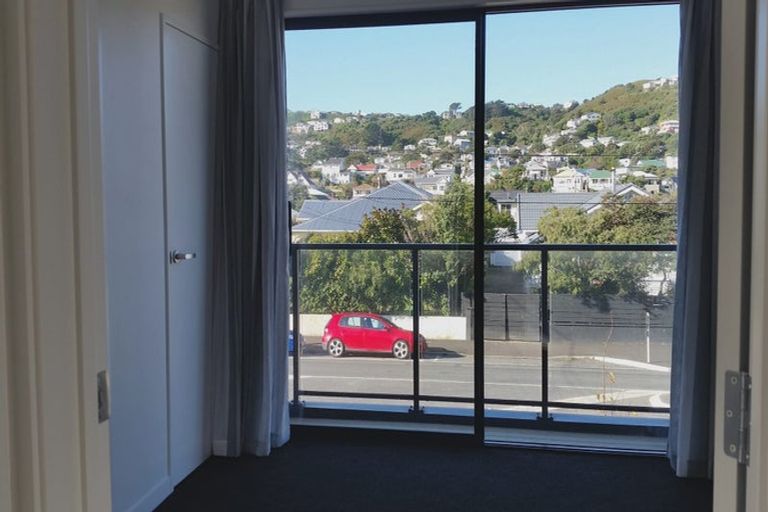 Photo of property in 1/74 Derwent Street, Island Bay, Wellington, 6023