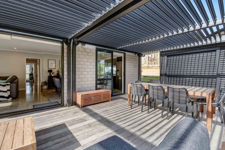 Photo of property in 16 Urumaraki Avenue, Helensville, 0800